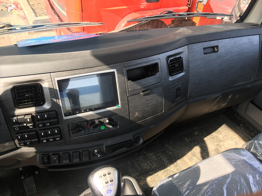 東風錦程平板運輸車內(nèi)飾.jpg